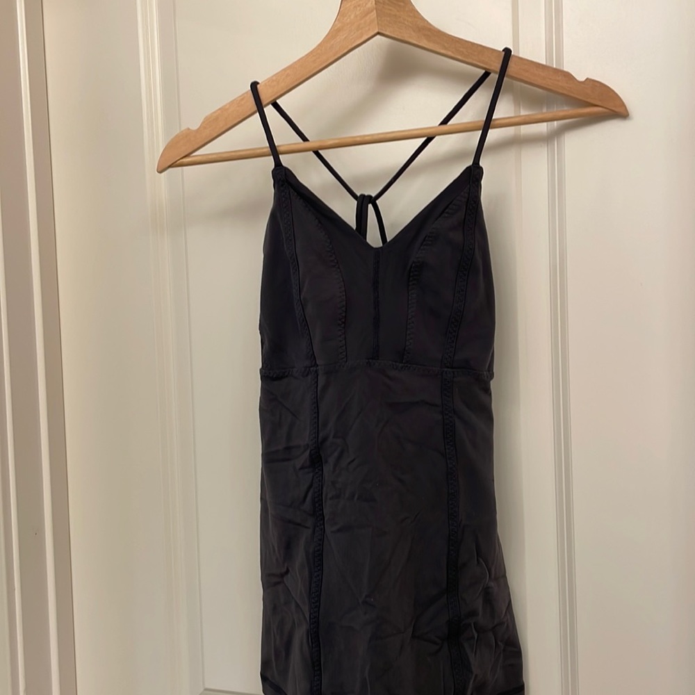 Lululemon sports tank size 6